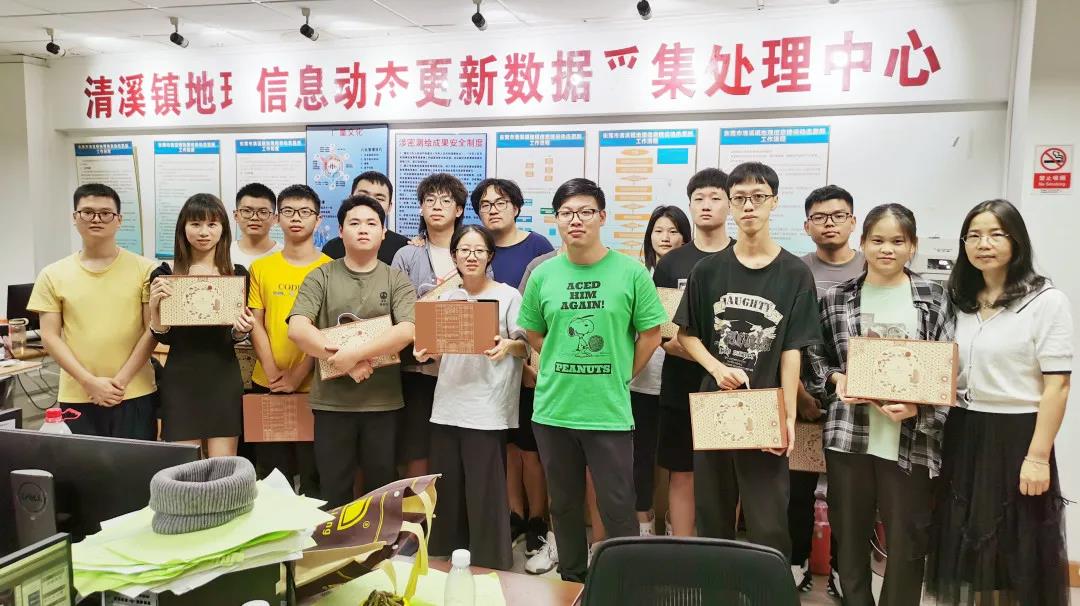 月满中秋 情满人心丨龙8头号玩家集团走访慰问项目部一线员工