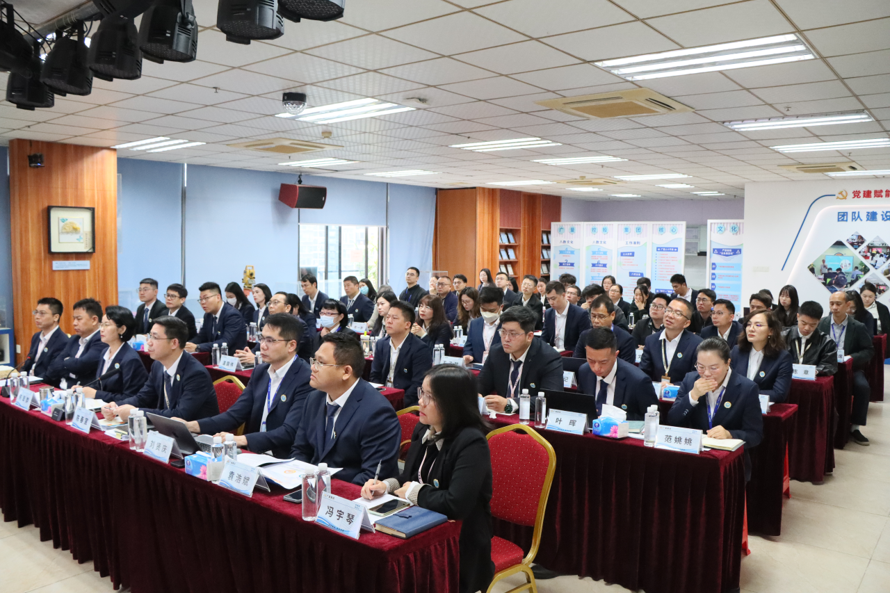 走过这一年，我们更有底气向前丨龙8头号玩家集团 2025 年终总结大会